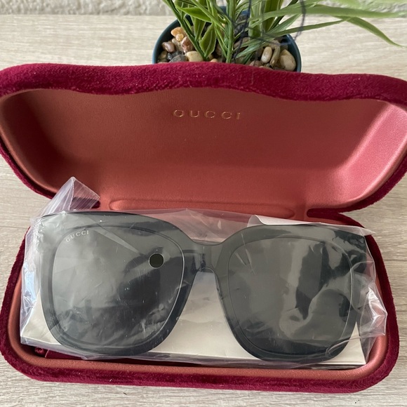 New , Gucci women's GG0034SAN 55mm sunglasses - Picture 13 of 15